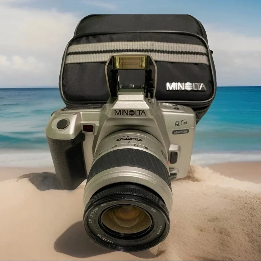 Minolta Maxxum QTsi 35mm SLR Film Camera AF 35-80mm Lens II w Case Works Like Nw